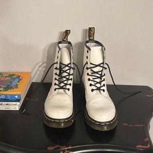 WHITE DR MARTENS